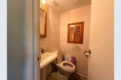 925 Northern Boulevard, Baldwin, NY 11510 - Photo 7