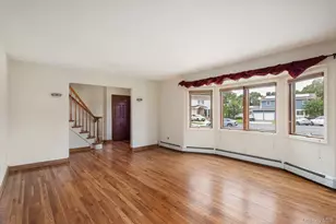 73 Anndom Ct, North Babylon, NY 11703 - Photo 5
