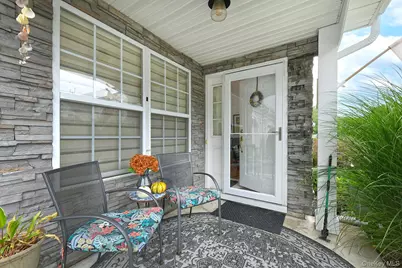 8 Lavern Drive, Middle Island, NY 11953 - Photo 5