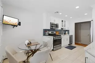 15 Elmwood Ln, Syosset, NY 11791 - Photo 13