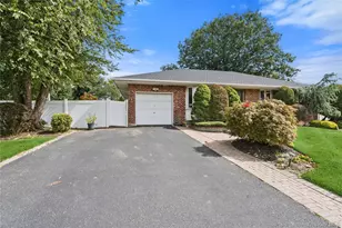 15 Elmwood Ln, Syosset, NY 11791 - Photo 27