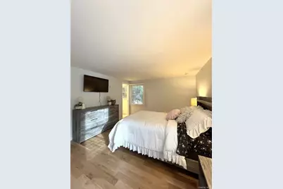 25 Squires Avenue, East Quogue, NY 11942 - Photo 15