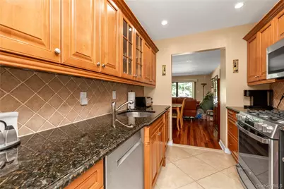 2189 Jerusalem Avenue, Merrick, NY 11566 - Photo 7