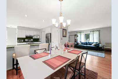 7 Sharon Avenue, East Setauket, NY 11733 - Photo 9