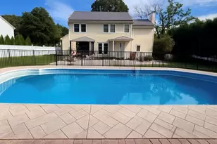 37 Howard Dr, Coram, NY 11727 - Photo 3