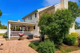 37 Howard Dr, Coram, NY 11727 - Photo 9