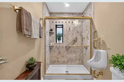 317 Main Street #C, Roslyn, NY 11576 - Photo 13