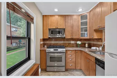 317 Main Street #C, Roslyn, NY 11576 - Photo 1
