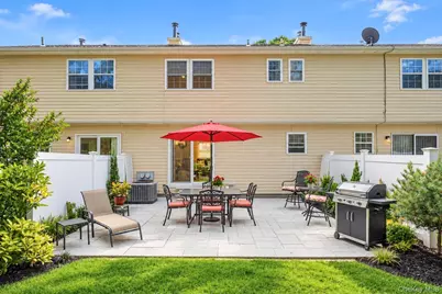 2 Adams Commons, Yaphank, NY 11980 - Photo 33
