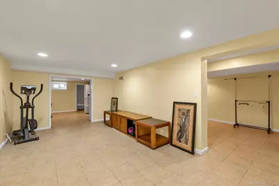 12 Kingston Street, Elmont, NY 11003 - Photo 17