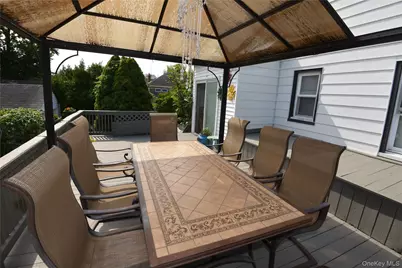 7 S Bay Avenue, Freeport, NY 11520 - Photo 5