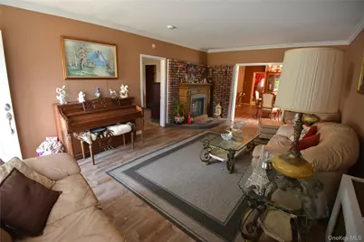 7 S Bay Avenue, Freeport, NY 11520 - Photo 13