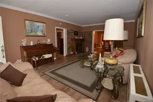 7 S Bay Ave, Freeport, NY 11520 - Photo 15