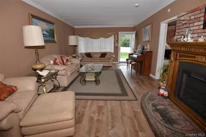 7 S Bay Avenue, Freeport, NY 11520 - Photo 17