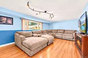 833 N Fulton Ave, Lindenhurst, NY 11757 - Photo 9