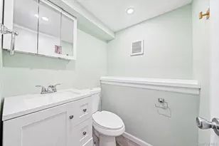 833 N Fulton Ave, Lindenhurst, NY 11757 - Photo 11