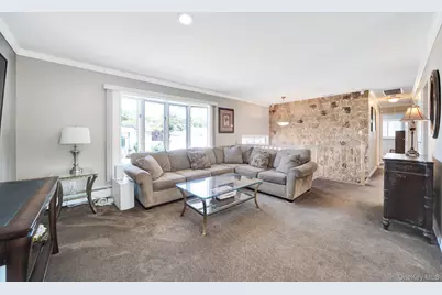 113 N Lewis Avenue, Lindenhurst, NY 11757 - Photo 5