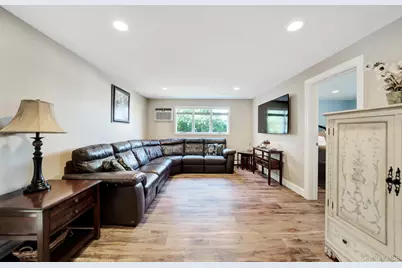 113 N Lewis Avenue, Lindenhurst, NY 11757 - Photo 21