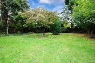 21 Dewey Rd, Commack, NY 11725 - Photo 31