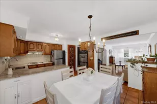 2521 Hollers Ave, Bronx, NY 10475 - Photo 9