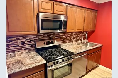 56 Pointe Cir S, Coram, NY 11727 - Photo 3