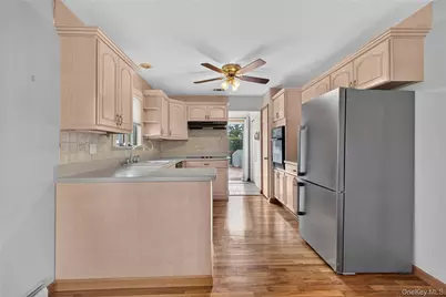 15 Country Court, Hicksville, NY 11801 - Photo 9