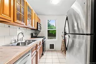 75-10 Yellowstone Blvd, Rego Park, NY 11374 - Photo 11