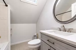 561 Parker Ave, Levittown, NY 11756 - Photo 15
