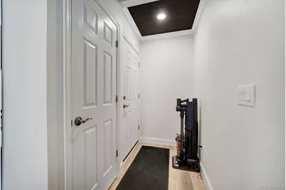154 W End Avenue, Shirley, NY 11967 - Photo 21