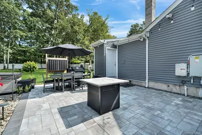 154 W End Avenue, Shirley, NY 11967 - Photo 39