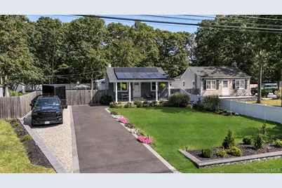 154 W End Avenue, Shirley, NY 11967 - Photo 3