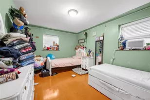 25-18 123rd St, Flushing, NY 11354 - Photo 15