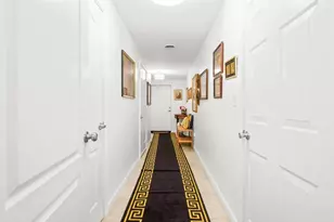 208 Hendrick Ave E, Glen Cove, NY 11542 - Photo 3