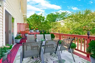 208 Hendrick Ave E, Glen Cove, NY 11542 - Photo 19