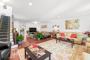 208 Hendrick Ave E, Glen Cove, NY 11542 - Photo 7