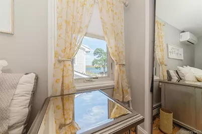 181 Suffolk Road #Upper, Island Park, NY 11558 - Photo 21