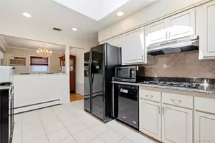 29 Suffolk Rd, Massapequa, NY 11758 - Photo 11