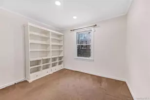 24 Edwards St, Roslyn Heights, NY 11577 - Photo 13