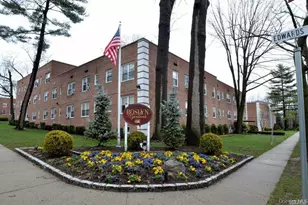 24 Edwards St, Roslyn Heights, NY 11577 - Photo 3