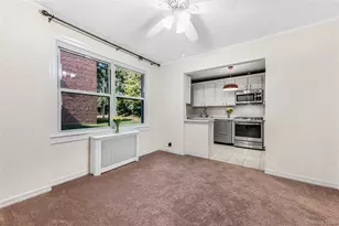 24 Edwards St, Roslyn Heights, NY 11577 - Photo 7