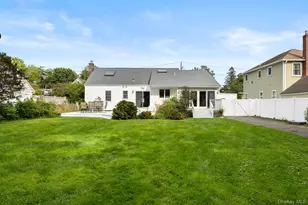 627 6th St, East Northport, NY 11731 - Photo 19