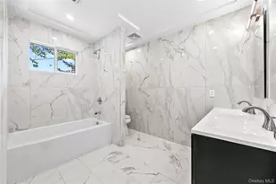 2 Circle Dr, Syosset, NY 11791 - Photo 29