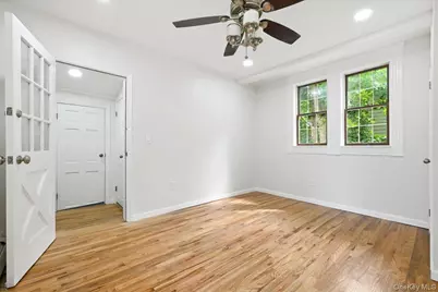 42 Chestnut Street, Glen Cove, NY 11542 - Photo 11