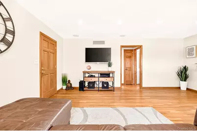 19950 21st Avenue #1158, Whitestone, NY 11357 - Photo 5