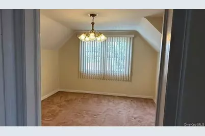 264-15 82nd Ave #2nd Floor, Floral Park, NY 11004 - Photo 5