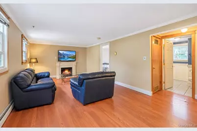 355 W Islip Boulevard, West Islip, NY 11795 - Photo 35