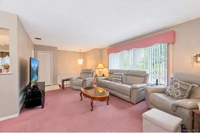 355 W Islip Boulevard, West Islip, NY 11795 - Photo 19