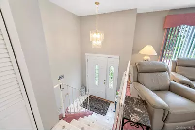 355 W Islip Boulevard, West Islip, NY 11795 - Photo 15