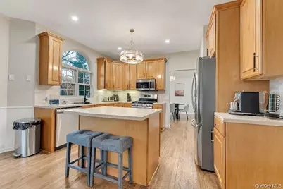 33 Potter Lane, Huntington, NY 11743 - Photo 9