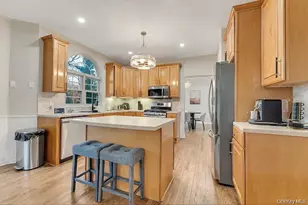 33 Potter Ln, Huntington, NY 11743 - Photo 9